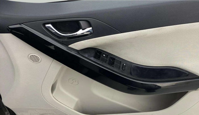 2021 Tata NEXON XZ PLUS PETROL SUNROOF, Petrol, Manual, 72,582 km, Driver Side Door Panels Control