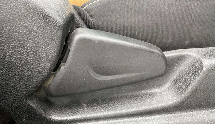 2020 Renault Kwid CLIMBER 1.0 (O), Petrol, Manual, 62,804 km, Driver Side Adjustment Panel