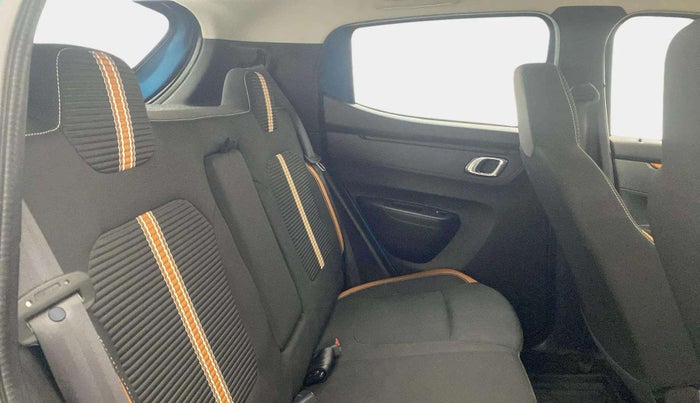 2021 Renault Kwid CLIMBER 1.0 AMT (O), Petrol, Automatic, 35,279 km, Right Side Rear Door Cabin