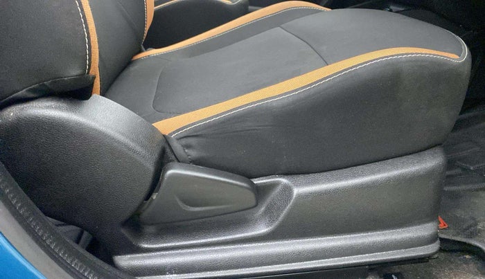 2021 Renault Kwid CLIMBER 1.0 AMT (O), Petrol, Automatic, 35,279 km, Driver Side Adjustment Panel