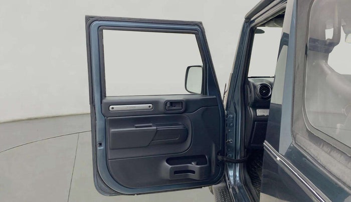 2022 Mahindra Thar LX D 4WD AT CONVERTIBLE, Diesel, Automatic, 32,906 km, LHS Front Door