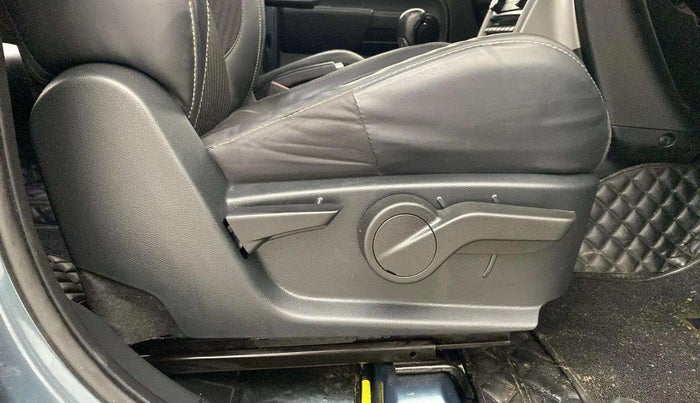 2022 Mahindra Thar LX D 4WD AT CONVERTIBLE, Diesel, Automatic, 32,906 km, Driver Side Adjustment Panel