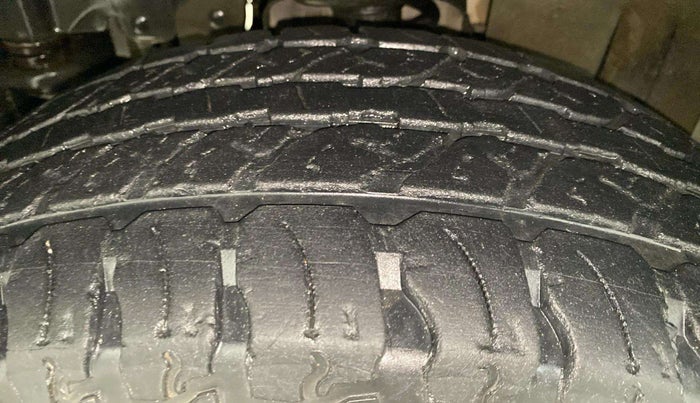 2022 Mahindra Thar LX D 4WD AT CONVERTIBLE, Diesel, Automatic, 32,906 km, Left Front Tyre Tread