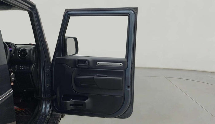2022 Mahindra Thar LX D 4WD AT CONVERTIBLE, Diesel, Automatic, 32,906 km, RHS Front Door