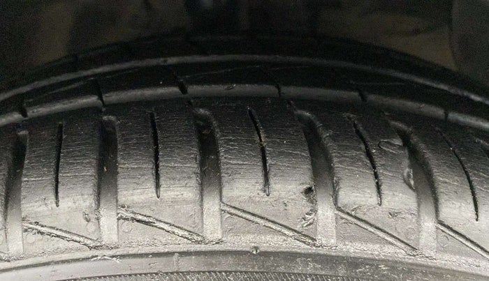 2019 Hyundai Grand i10 MAGNA 1.2 KAPPA VTVT, Petrol, Manual, 84,025 km, Right Front Tyre Tread
