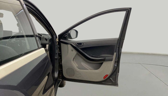 2019 Tata NEXON XM PETROL, Petrol, Manual, 57,924 km, RHS Front Door