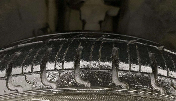 2017 Renault Kwid RXL, Petrol, Manual, 17,070 km, Left Front Tyre Tread