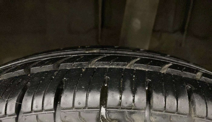 2017 Renault Kwid RXL, Petrol, Manual, 17,070 km, Left Rear Tyre Tread