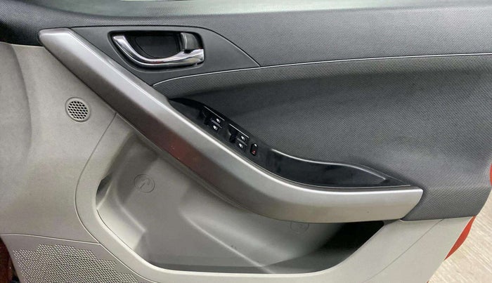 2018 Tata NEXON XZA PLUS PETROL DUAL TONE, Petrol, Automatic, 39,515 km, Driver Side Door Panels Control