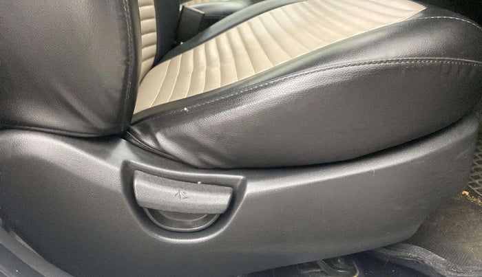 2019 Hyundai Grand i10 SPORTZ 1.2 KAPPA VTVT, Petrol, Manual, 57,514 km, Driver Side Adjustment Panel