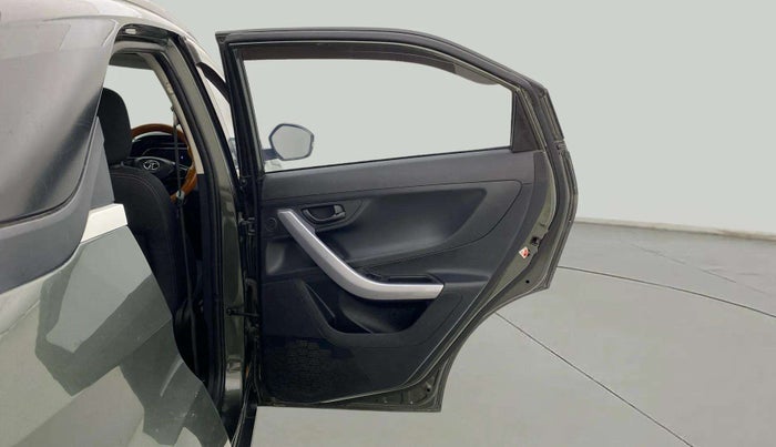 2021 Tata NEXON XM SUNROOF PETROL, Petrol, Manual, 94,777 km, RHS Rear Door