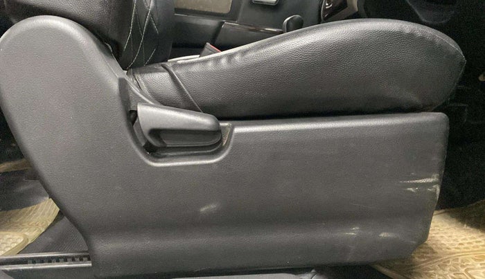2016 Maruti Wagon R 1.0 VXI AMT, Petrol, Automatic, 43,399 km, Driver Side Adjustment Panel
