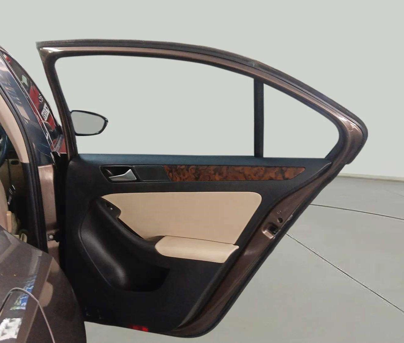 2015 Volkswagen Jetta COMFORTLINE TSI, Petrol, Manual, 90,207 km, RHS Rear Door