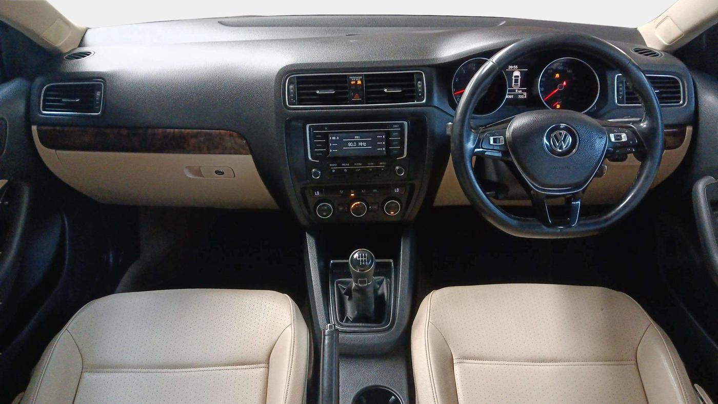 2015 Volkswagen Jetta COMFORTLINE TSI, Petrol, Manual, 90,207 km, Dashboard