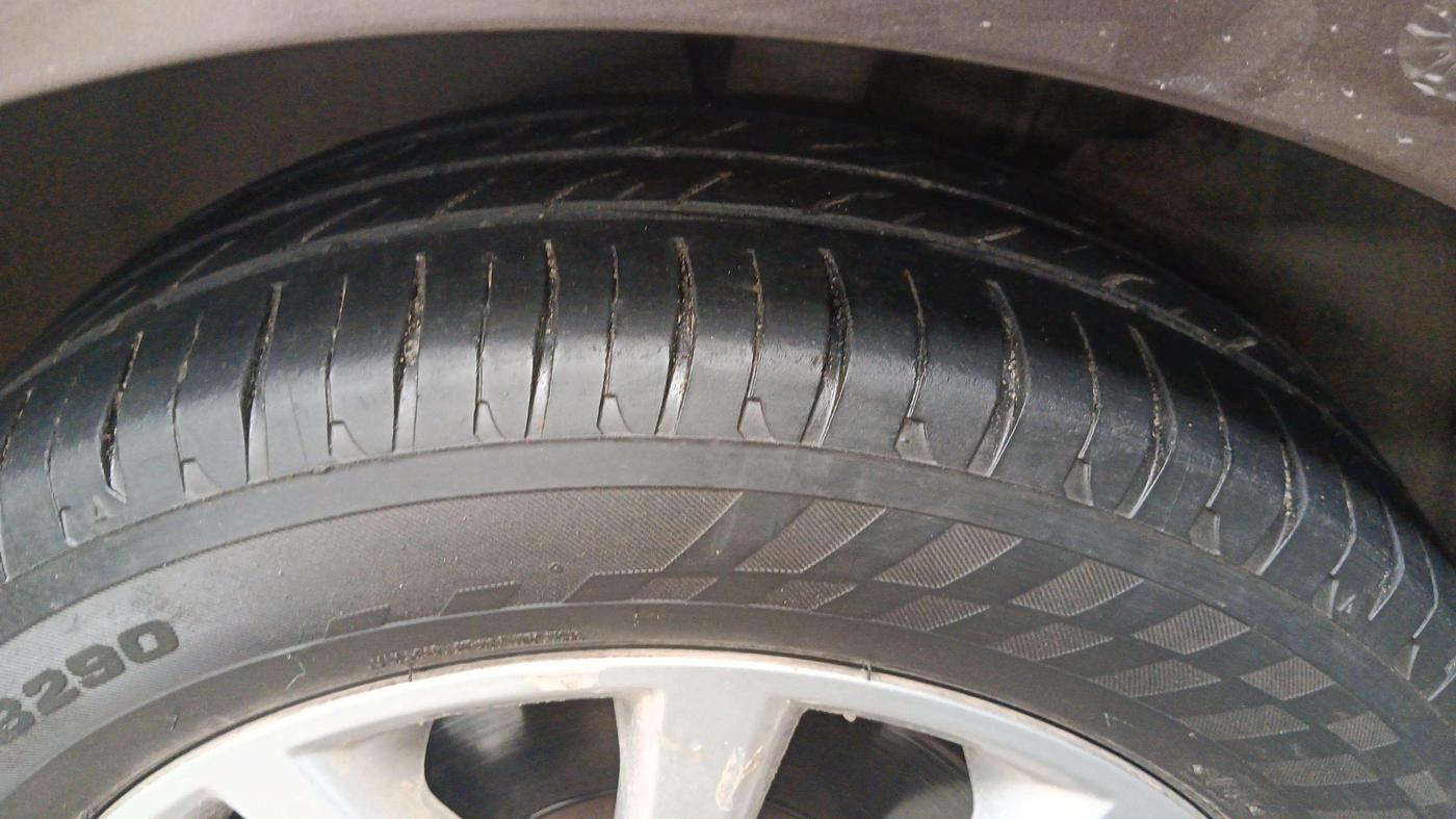 2015 Volkswagen Jetta COMFORTLINE TSI, Petrol, Manual, 90,207 km, Left Front Tyre Tread