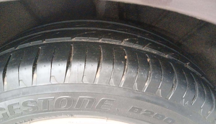 2015 Volkswagen Jetta COMFORTLINE TSI, Petrol, Manual, 90,207 km, Right Rear Tyre Tread
