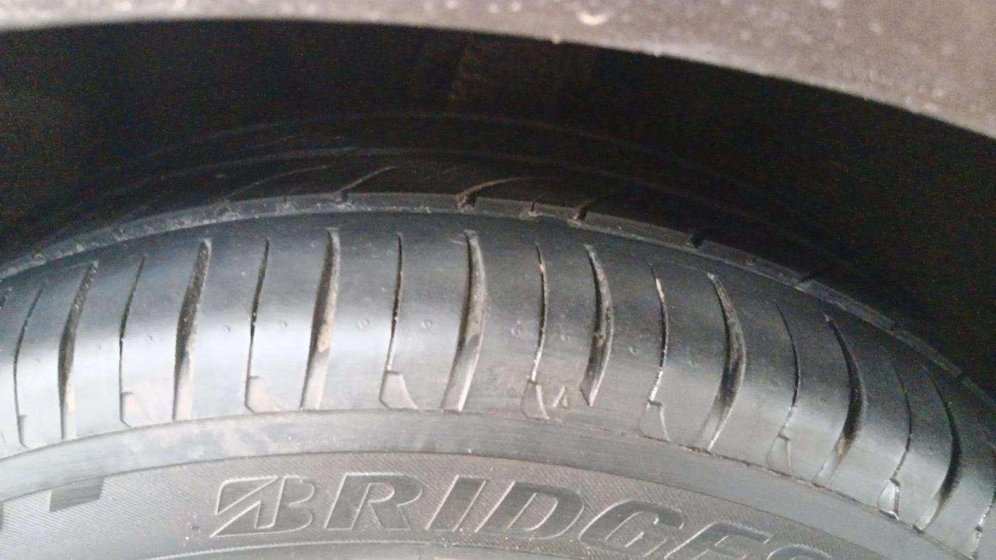 2015 Volkswagen Jetta COMFORTLINE TSI, Petrol, Manual, 90,207 km, Left Rear Tyre Tread
