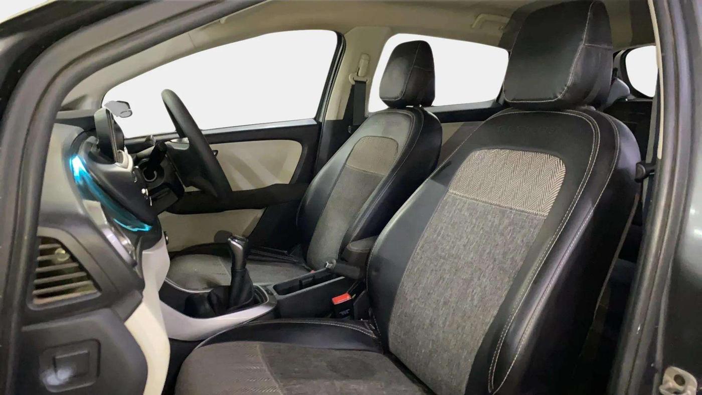 2022 Tata ALTROZ XZ PETROL, Petrol, Manual, 21,200 km, Right Side Front Door Cabin