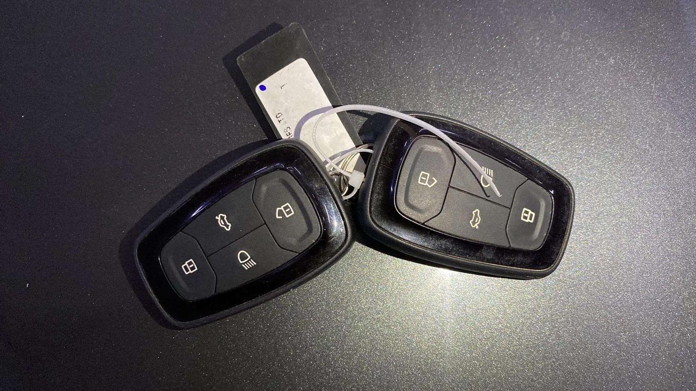 2022 Tata ALTROZ XZ PETROL, Petrol, Manual, 21,200 km, Key Close Up