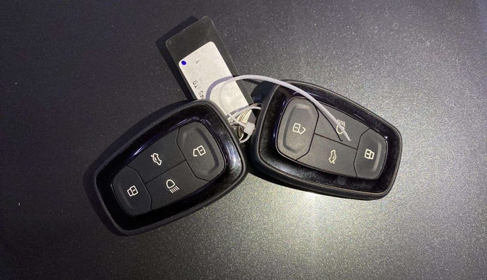 2022 Tata ALTROZ XZ PETROL, Petrol, Manual, 21,200 km, Key Close Up