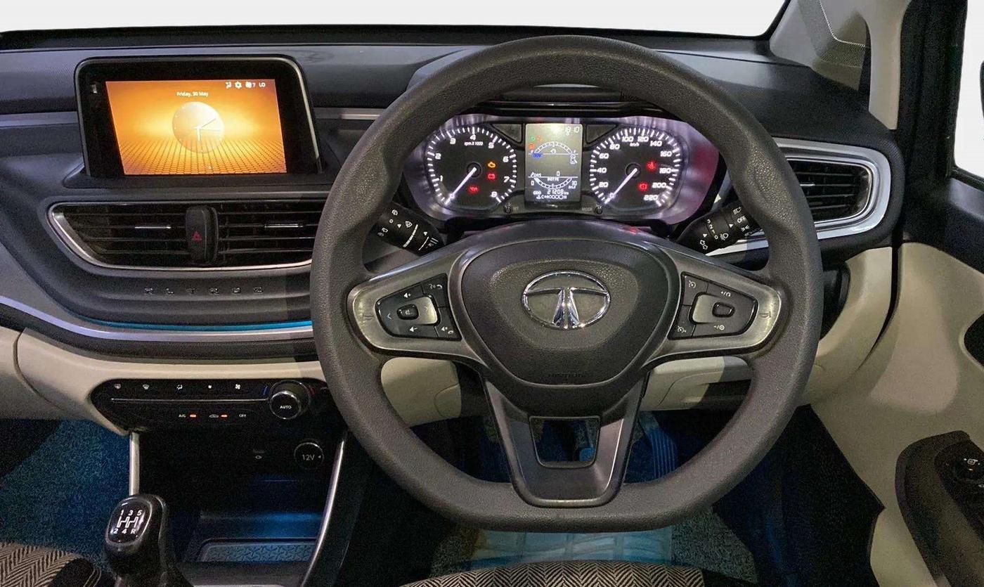 2022 Tata ALTROZ XZ PETROL, Petrol, Manual, 21,200 km, Steering Wheel Close Up