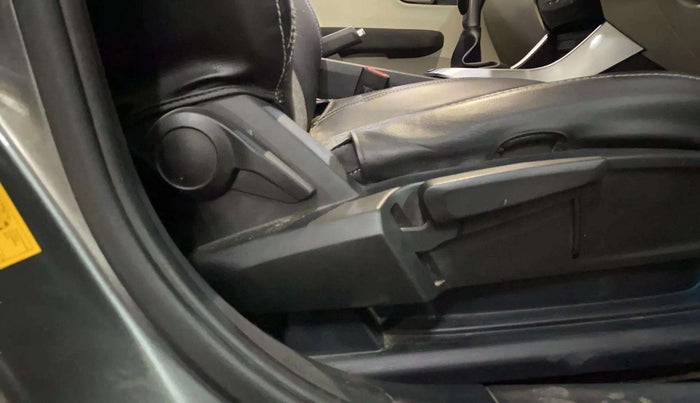 2022 Tata ALTROZ XZ PETROL, Petrol, Manual, 21,200 km, Driver Side Adjustment Panel
