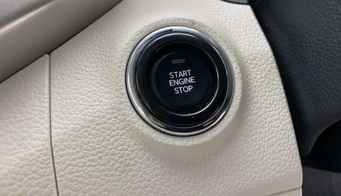2023 Mahindra XUV300 W8 (O) 1.2 PETROL, Petrol, Manual, 18,041 km, Keyless Start/ Stop Button
