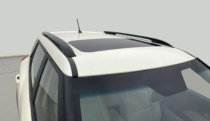 2023 Mahindra XUV300 W8 (O) 1.2 PETROL, Petrol, Manual, 18,041 km, Roof
