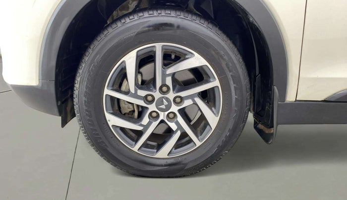 2023 Mahindra XUV300 W8 (O) 1.2 PETROL, Petrol, Manual, 18,041 km, Left Front Wheel