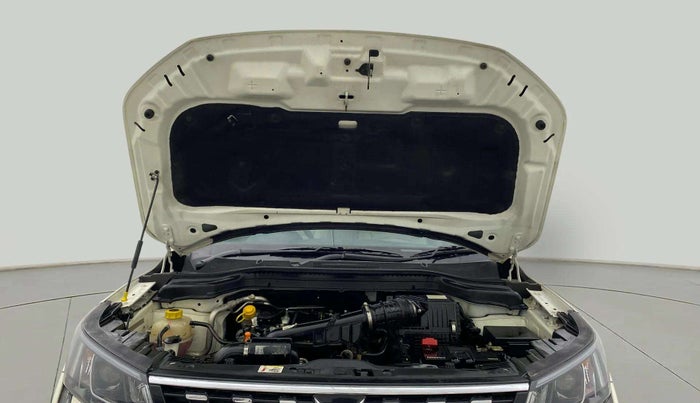 2023 Mahindra XUV300 W8 (O) 1.2 PETROL, Petrol, Manual, 18,041 km, Open Bonet