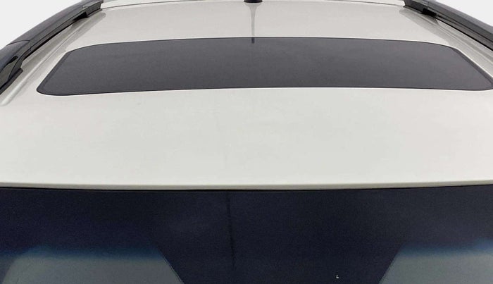 2023 Mahindra XUV300 W8 (O) 1.2 PETROL, Petrol, Manual, 18,041 km, Moonroof/ Sunroof