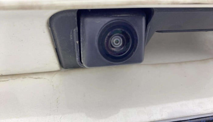 2023 Mahindra XUV300 W8 (O) 1.2 PETROL, Petrol, Manual, 18,041 km, Parking Camera