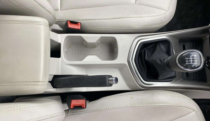2023 Mahindra XUV300 W8 (O) 1.2 PETROL, Petrol, Manual, 18,041 km, Gear Lever