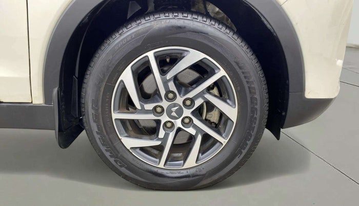 2023 Mahindra XUV300 W8 (O) 1.2 PETROL, Petrol, Manual, 18,041 km, Right Front Wheel