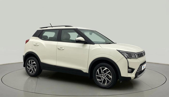2023 Mahindra XUV300 W8 (O) 1.2 PETROL, Petrol, Manual, 18,041 km, Right Front Diagonal