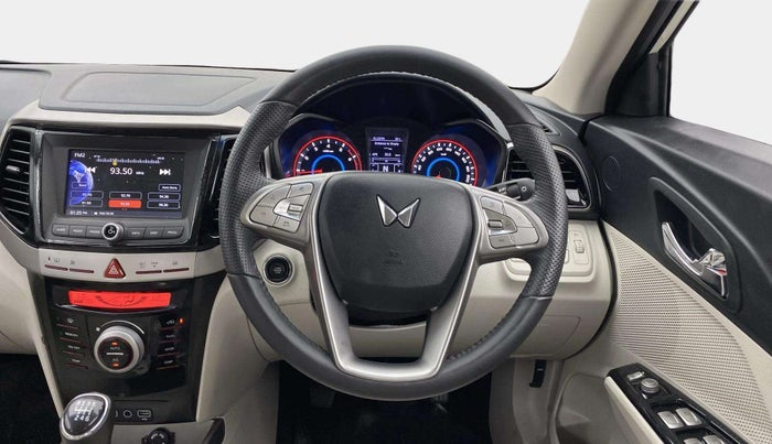 2023 Mahindra XUV300 W8 (O) 1.2 PETROL, Petrol, Manual, 18,041 km, Steering Wheel Close Up