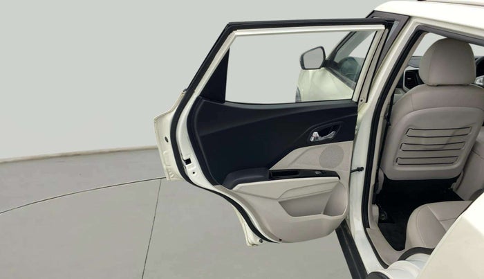 2023 Mahindra XUV300 W8 (O) 1.2 PETROL, Petrol, Manual, 18,041 km, LHS Rear Door