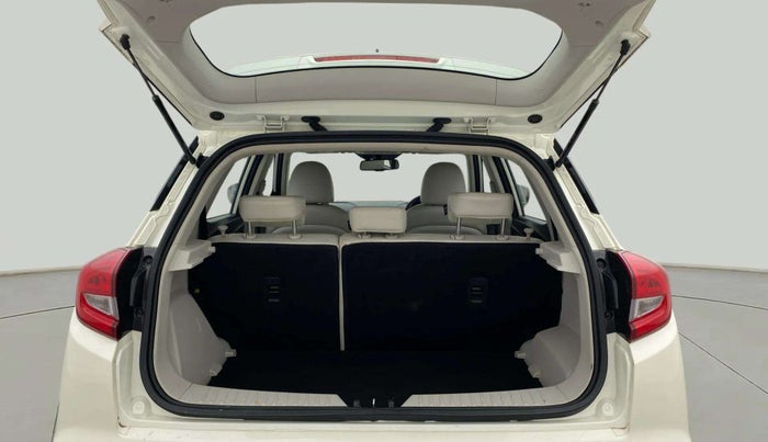 2023 Mahindra XUV300 W8 (O) 1.2 PETROL, Petrol, Manual, 18,041 km, Boot Inside