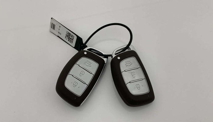 2024 Hyundai EXTER SX(O), Petrol, Manual, 35,056 km, Key Close Up