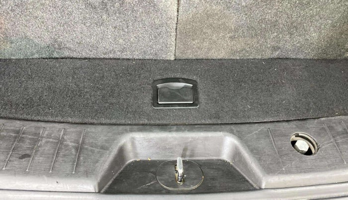 2018 Mahindra XUV500 W11 AT, Diesel, Automatic, 1,04,037 km, Boot Inside