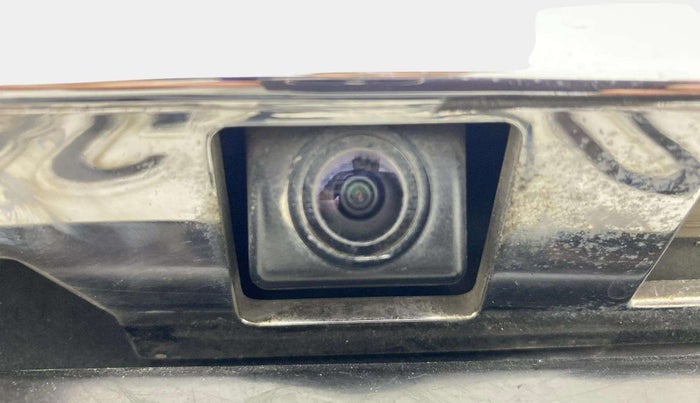2018 Mahindra XUV500 W11 AT, Diesel, Automatic, 1,04,037 km, Parking Camera