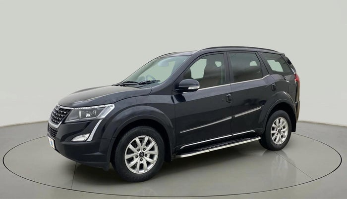 2018 Mahindra XUV500 W11 AT, Diesel, Automatic, 1,04,037 km, Left Front Diagonal