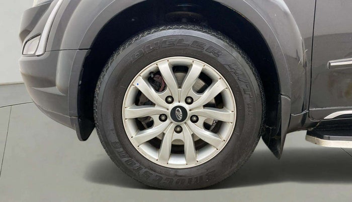2018 Mahindra XUV500 W11 AT, Diesel, Automatic, 1,04,037 km, Left Front Wheel