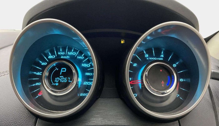 2018 Mahindra XUV500 W11 AT, Diesel, Automatic, 1,04,037 km, Odometer Image