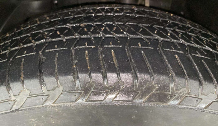 2018 Mahindra XUV500 W11 AT, Diesel, Automatic, 1,04,037 km, Left Front Tyre Tread
