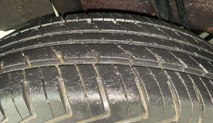 2016 Renault Kwid RXT 1.0, Petrol, Manual, 29,879 km, Right Rear Tyre Tread