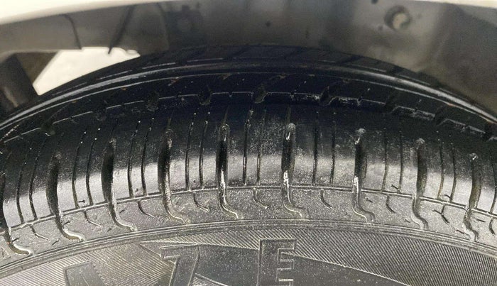 2016 Hyundai Eon ERA +, Petrol, Manual, 16,257 km, Right Rear Tyre Tread