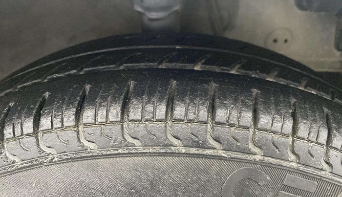 2016 Hyundai Eon ERA +, Petrol, Manual, 16,257 km, Right Front Tyre Tread