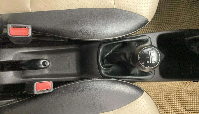2016 Hyundai Eon ERA +, Petrol, Manual, 16,257 km, Gear Lever