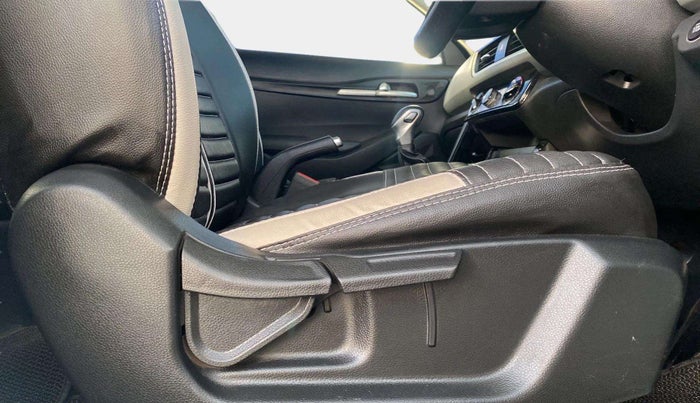 2020 KIA SELTOS HTK PLUS AT 1.5 DIESEL, Diesel, Automatic, 56,936 km, Driver Side Adjustment Panel
